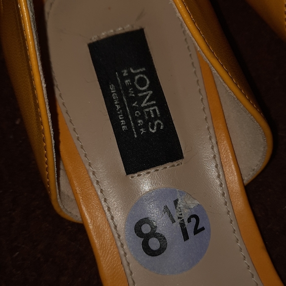 Jones New York Yellow Golden Flats - Picture 7 of 8